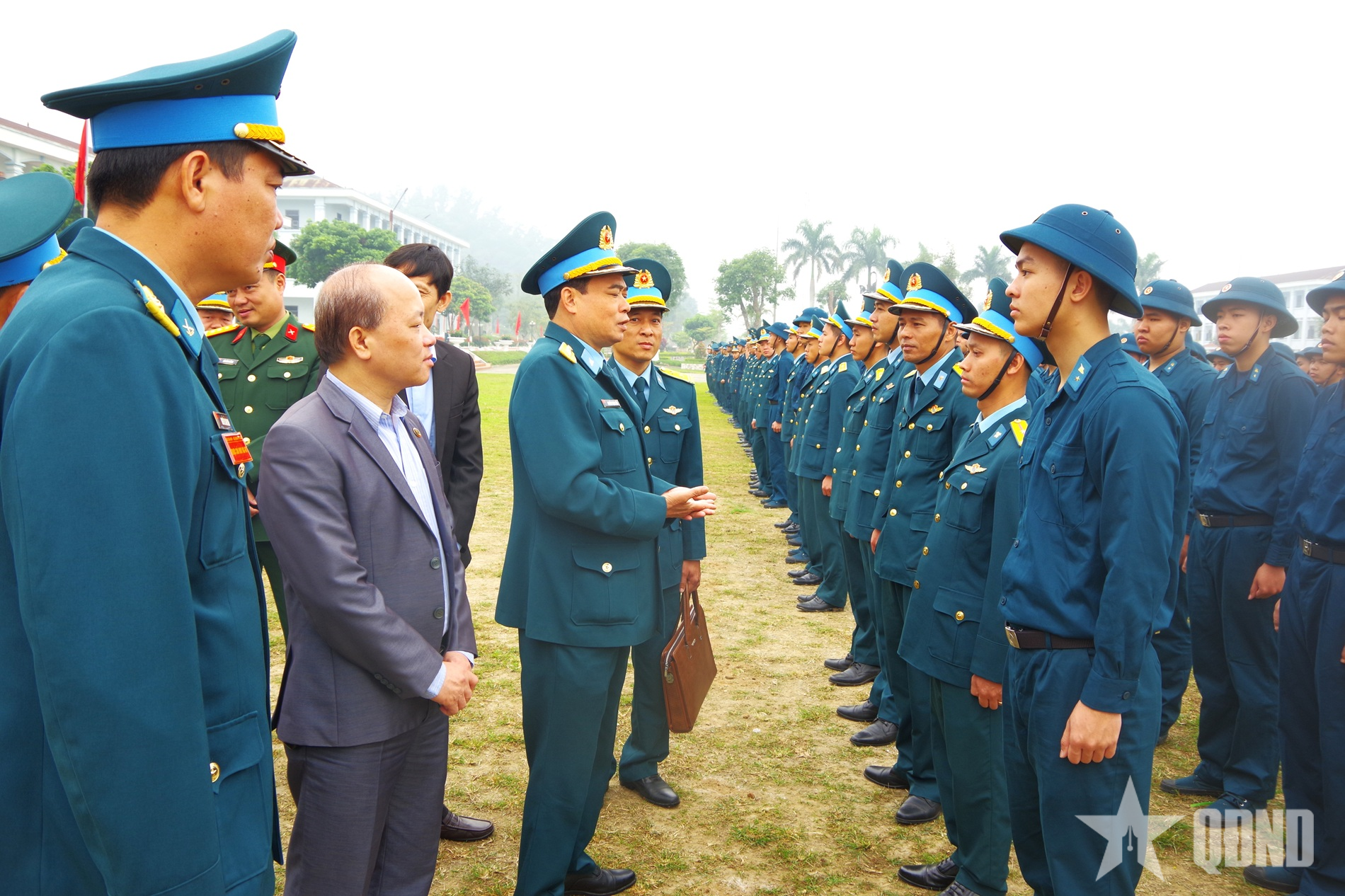 Vận dụng linh hoạt phương pháp huấn luyện, kết hợp chặt chẽ lý thuyết với thực hành
